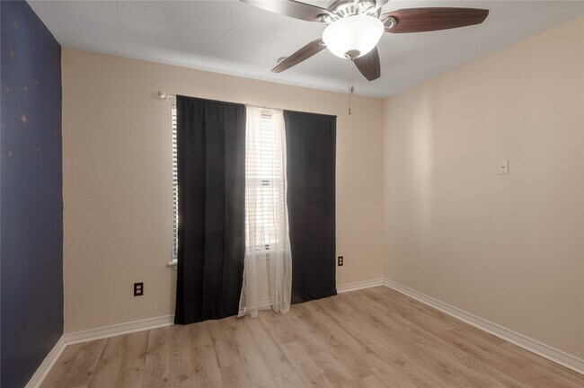 Building Photo - 1401 Ave O