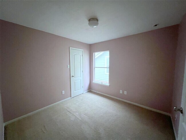 Building Photo - 5323 Brookway Dr