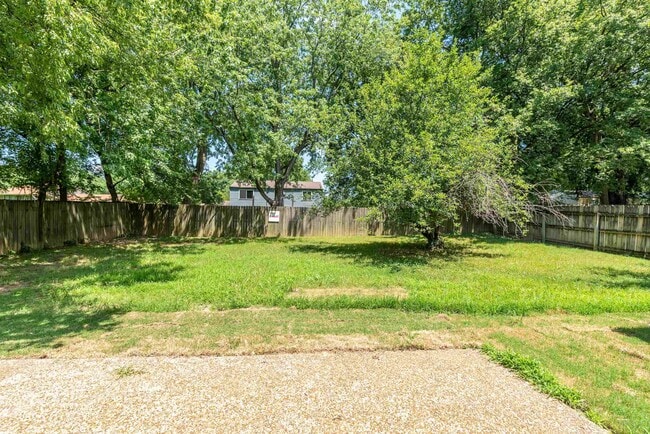 Building Photo - 4262 Sunnyslope Dr