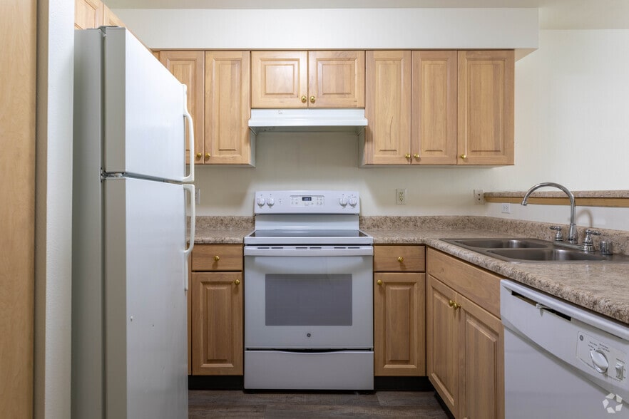 2BR, 2BA - 886 SF - The Wilson Apartment - East Kent Hill