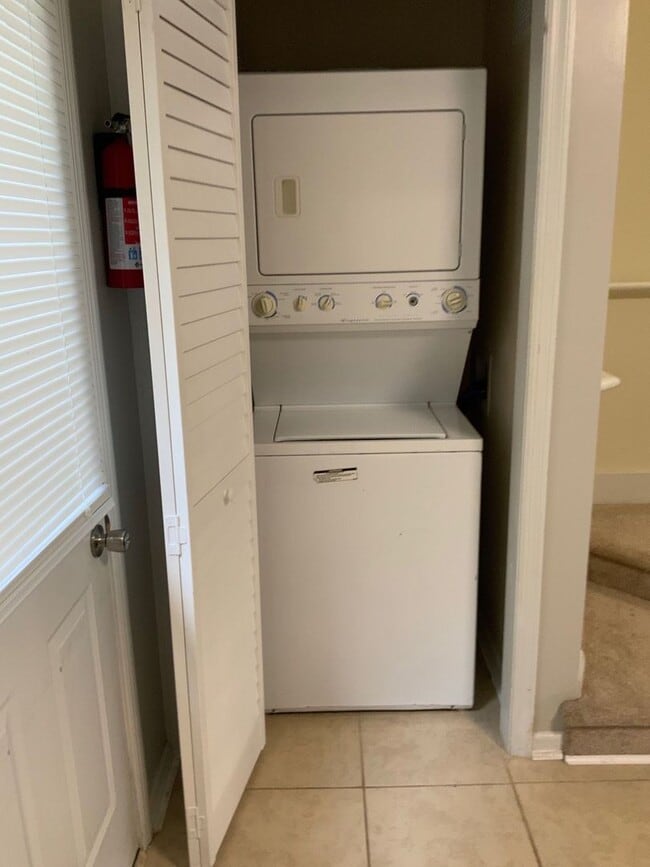 Building Photo - Two Bedroom Two and Half Bathroom Townhome located in Cornerstone Village