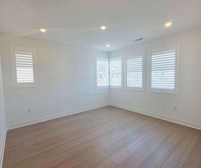 Building Photo - 625 Gadwall