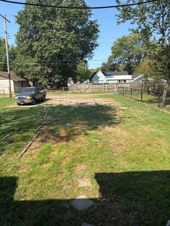 Building Photo - NORTH 40TH DUPLEX