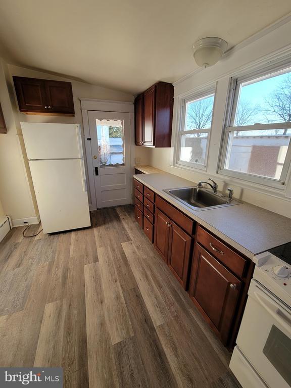 Building Photo - 317 Brower Ave