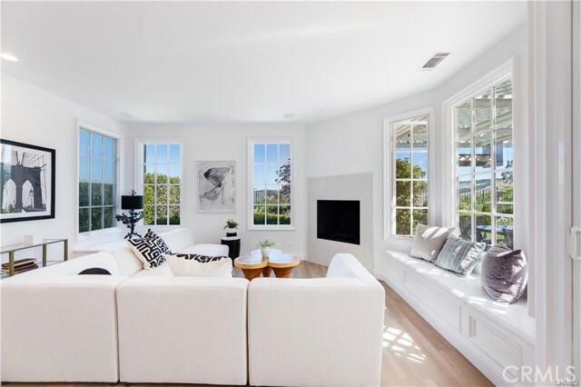 Building Photo - 8 Sunpeak