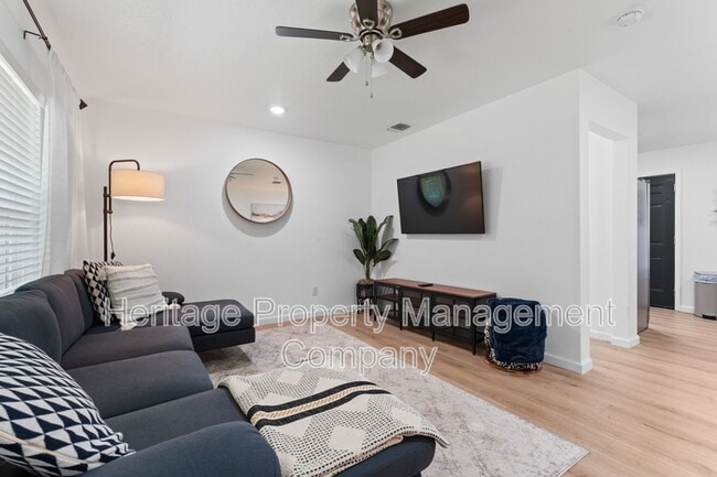 Building Photo - 338 Tomrob Dr