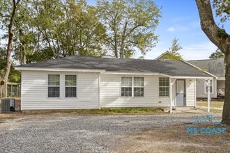 Building Photo - 340 Hiller Dr