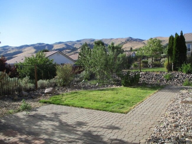 Building Photo - Northwest Suburban  Beauty