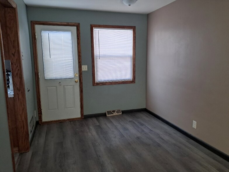 Building Photo - 2025 Texas Ave