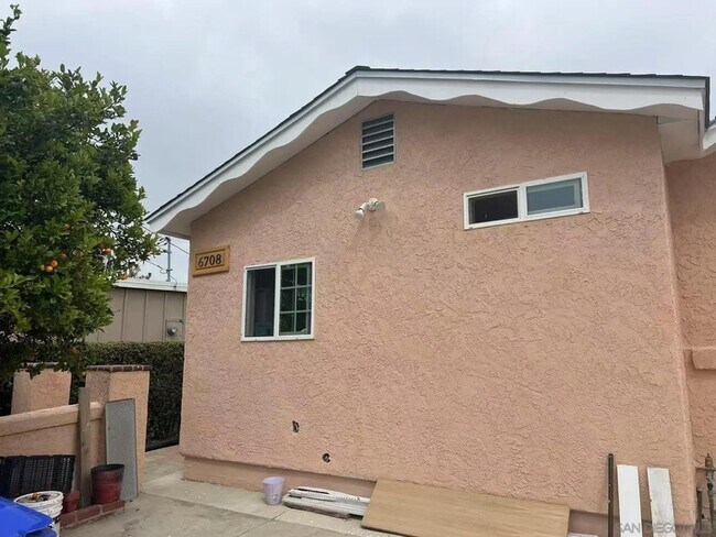 Building Photo - 6708 Barnhurst Dr