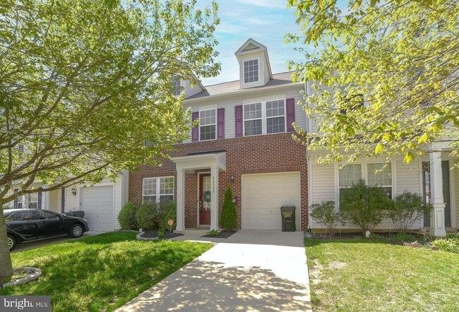 Primary Photo - 44509 Gray Wolf St