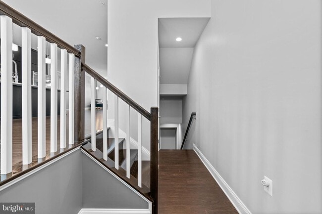 Building Photo - 8506 Pine Springs Dr