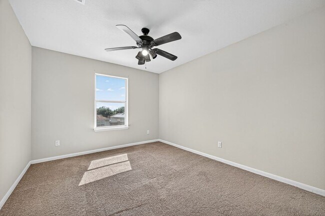 Building Photo - 7126 White Willow Ln