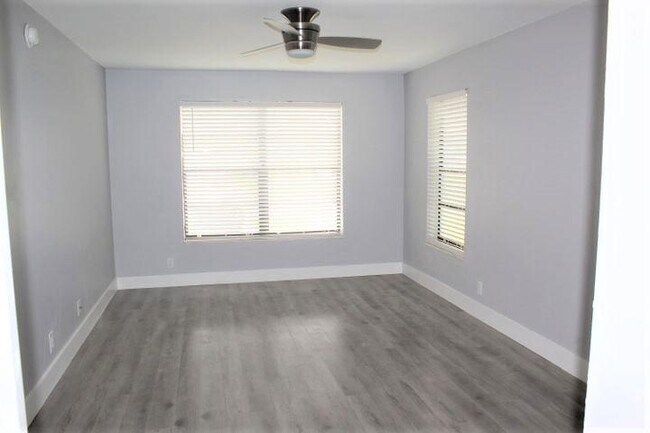 Building Photo - 9840 Pineapple Tree Dr