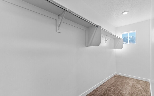 Building Photo - 1487 E 690 N