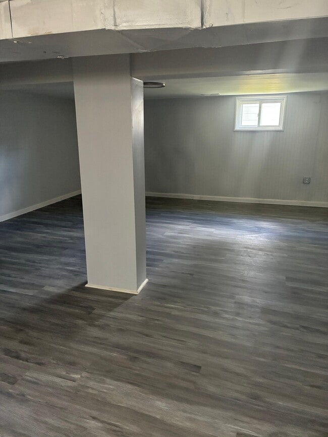 Building Photo - 4406 Hooper Ave