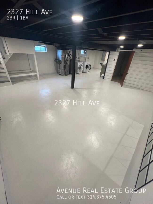 Building Photo - 2327 Hill Ave