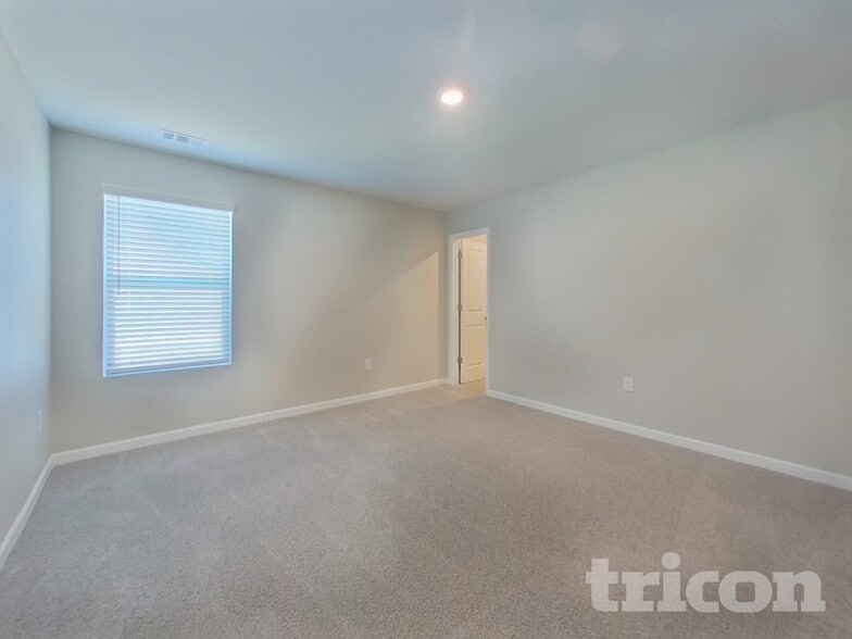 Building Photo - 831 Bryson Lake Cir