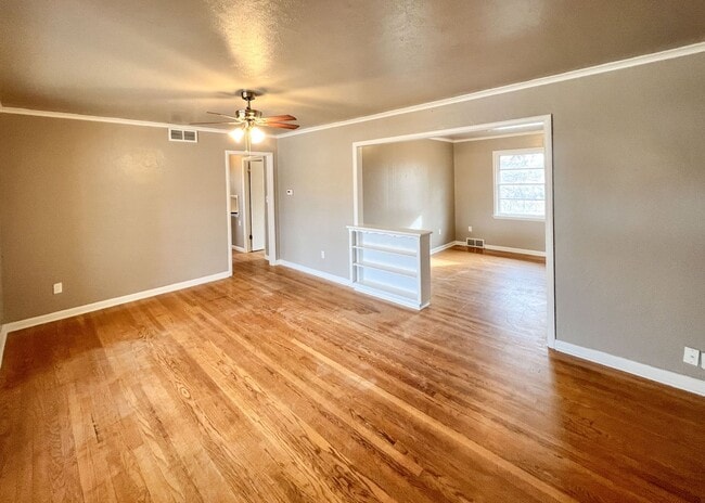 Building Photo - Charming Home Near 15th & Boulevard