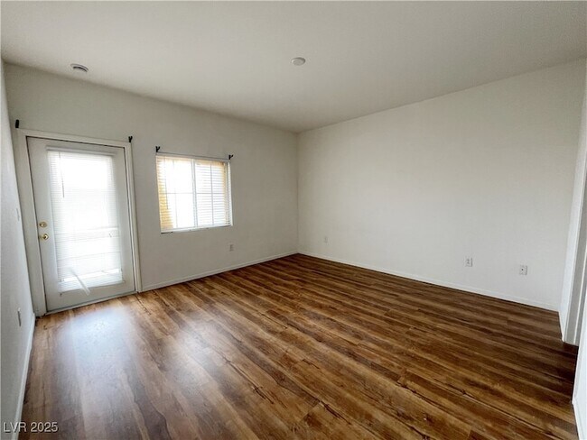 Building Photo - 6160 Rumrill St