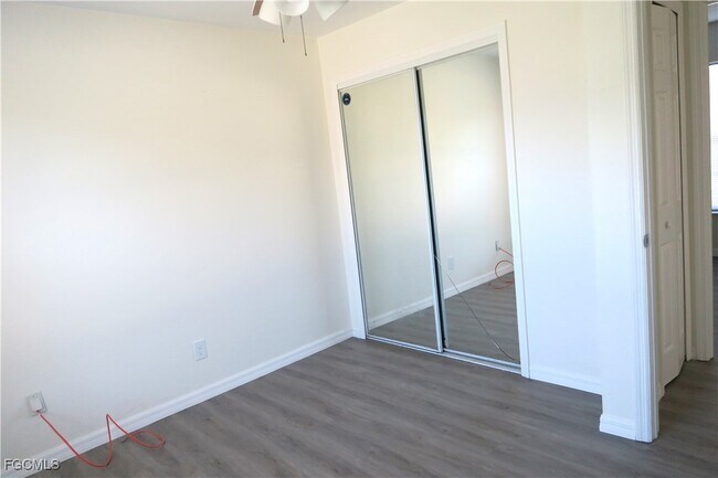 Building Photo - 2309 SE 5th Pl