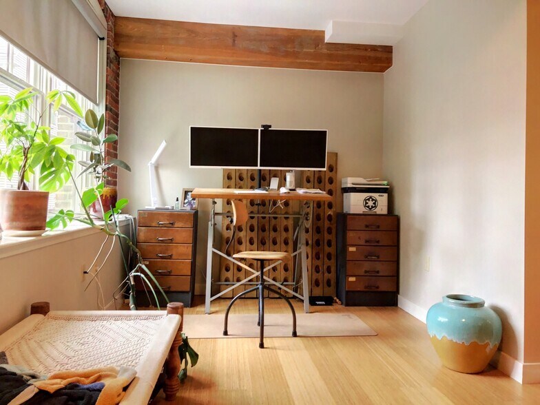 Building Photo - 22 Cottage Park Ave