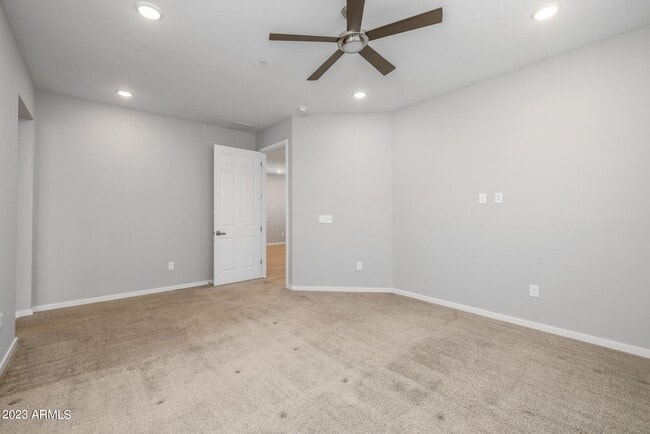 Building Photo - 250 W Queen Creek Rd