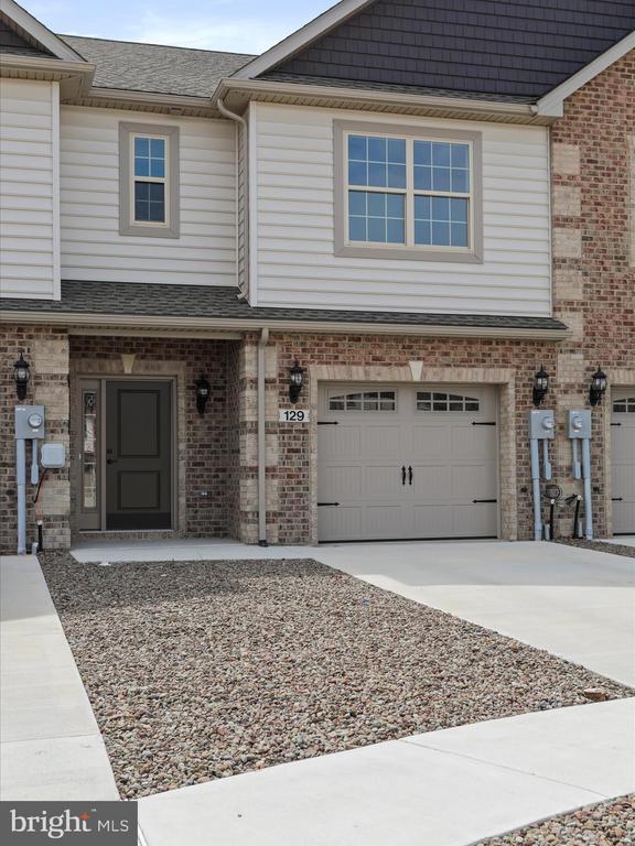 Building Photo - 129 Delano Dr