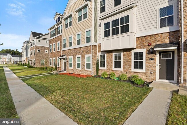 Building Photo - 4175 Brodie Pl