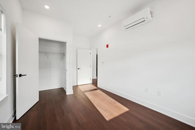 Building Photo - 501 Washington Ln