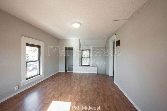 Building Photo - 918 S Bell St