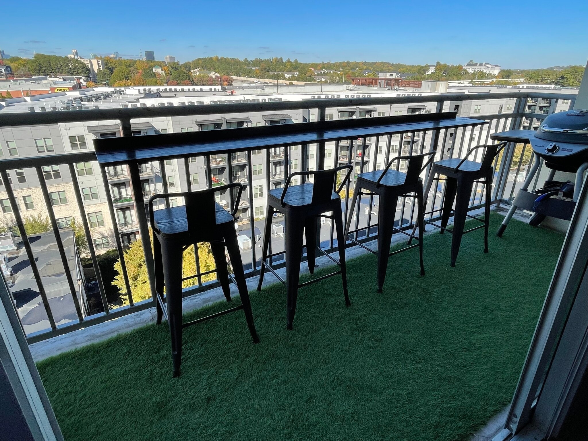 Building Photo - 711 Cosmopolitan Dr NE