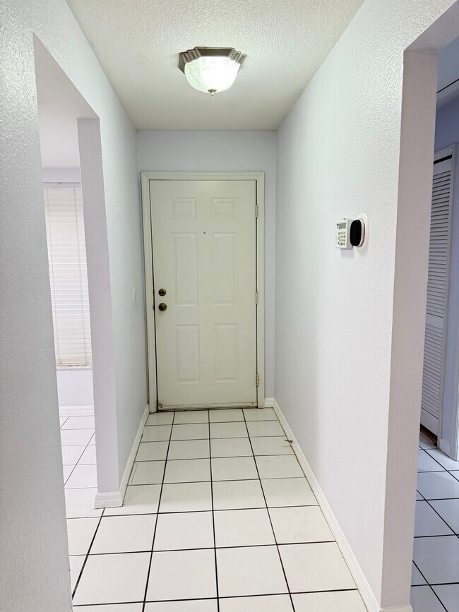 Building Photo - 5106 Gainesville Dr