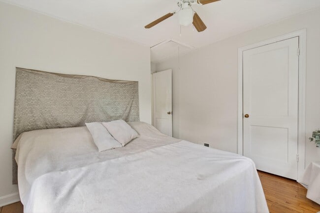 Building Photo - 624 22nd St S