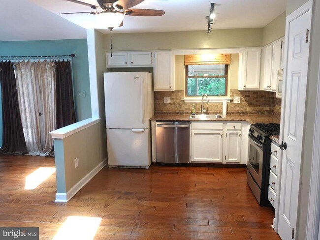 Building Photo - 75 Peregrine Dr