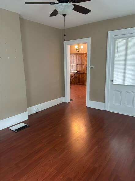 Living room - 68 High St