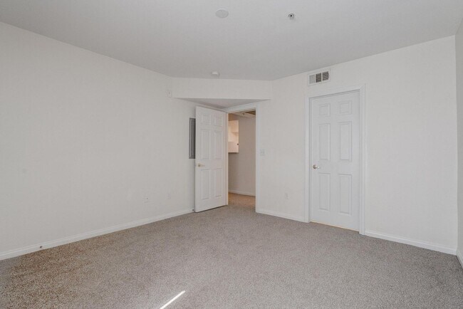 Building Photo - 6955 N Durango Dr