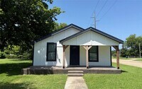 Building Photo - 2038 N Quincy Ave