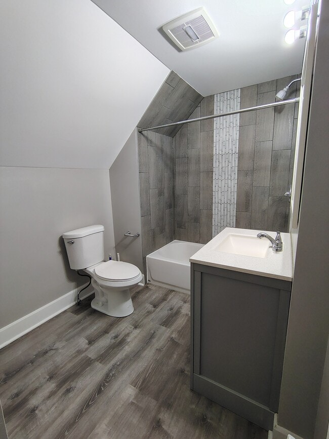 Building Photo - 1607 N Church St