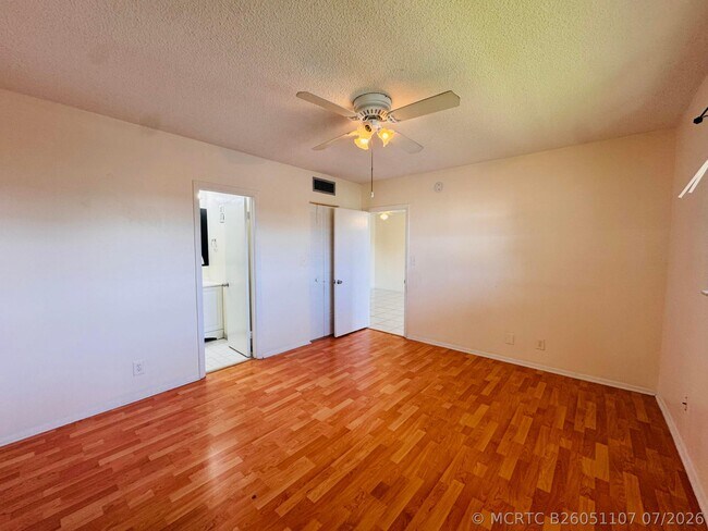 Building Photo - 8025 S Colony Cir