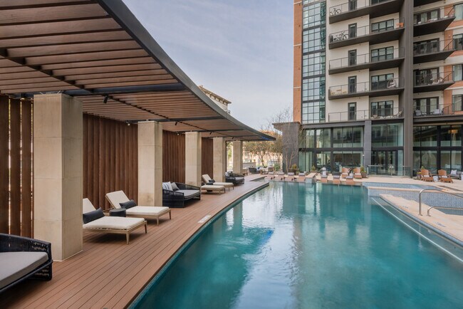 Building Photo - The Taylor