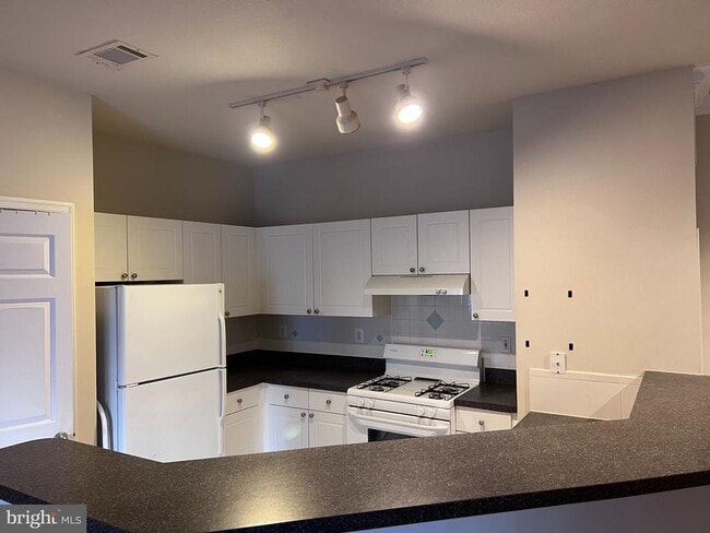 Building Photo - 11329 Aristotle Dr