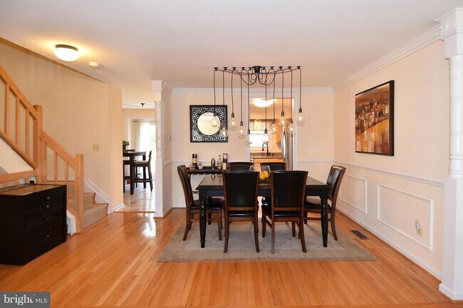 Building Photo - 1553 Templeton Pl