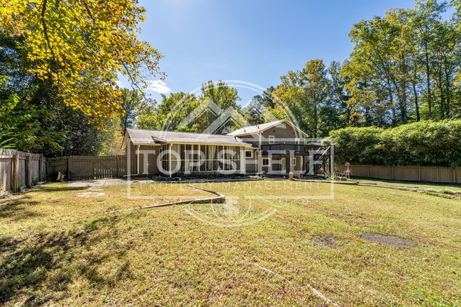 Building Photo - 1960 Branch View Dr