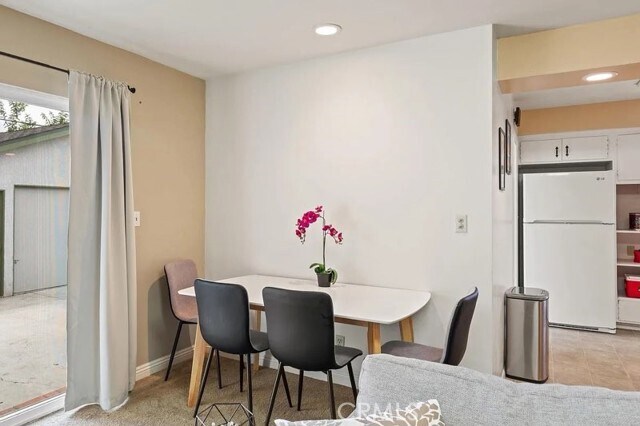 Building Photo - 408 E Jacaranda Ave