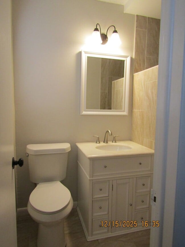 Building Photo - Nice home in the Woodland Hills Area!