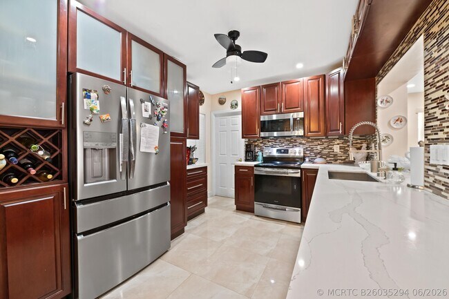Building Photo - 7649 Kismet St