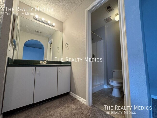 Building Photo - 8125 Golden Chickasaw Cir