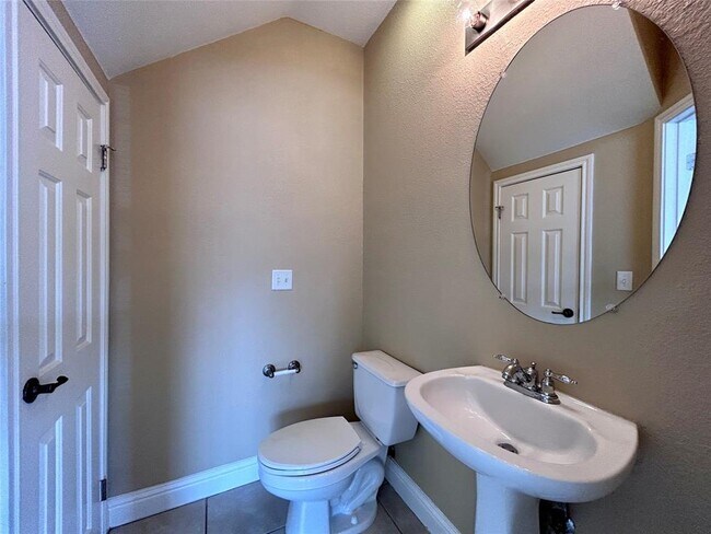 Building Photo - 7202 Meador Ave