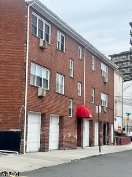 Building Photo - 7000 Columbia Ave